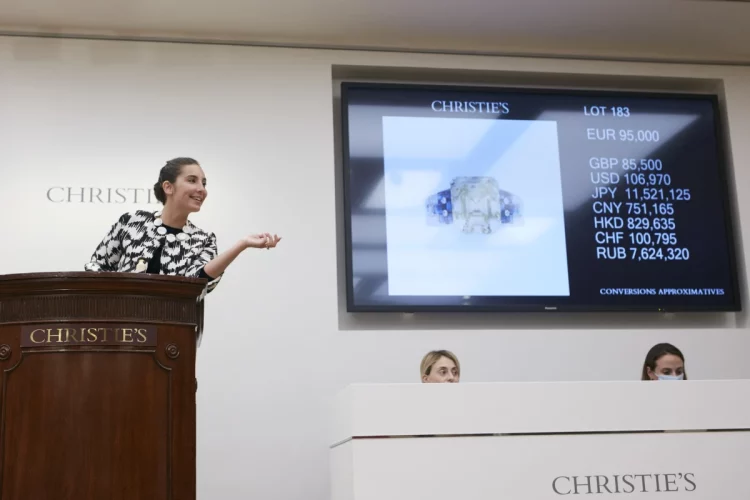 The Role of Technology in Transforming Collectibles Auctions