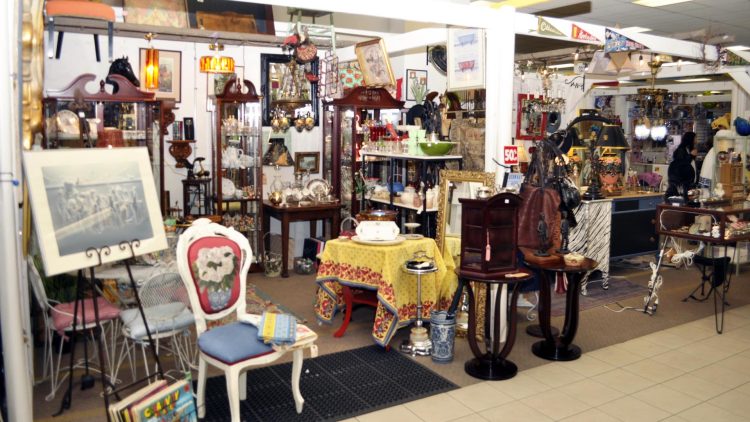 Uncovering Hidden Collectible Treasures in Flea Markets and Estate Sales