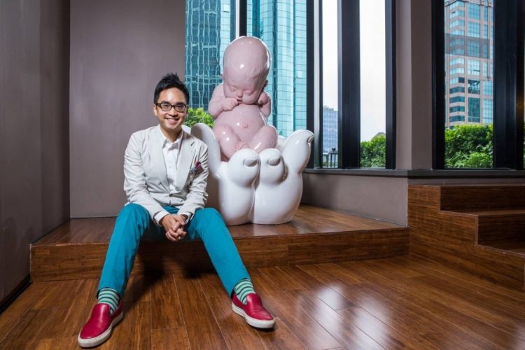 Why Networking at Exhibitions Can Improve a Collector’s Collection