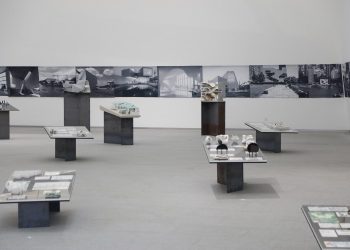 Combining Online and Offline: How Collecting Exhibitions and Events Effectively Bring Together Enthusiast Communities