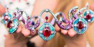 Which Classic Collectibles Are Quietly Making a Comeback as the Dark Horse Assets of 2025?