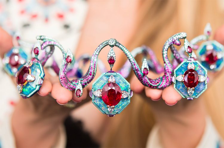 Which Classic Collectibles Are Quietly Making a Comeback as the Dark Horse Assets of 2025?