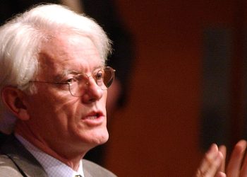 How Peter Lynch Extended His Investment Philosophy to Art Collecting and Successfully Achieved Wealth Growth