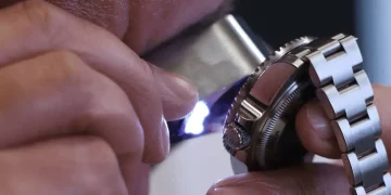 How to Avoid Buying Counterfeit Collectibles: 3 Authentication Methods to Help You Spot Fake Items