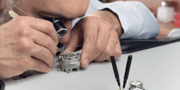 Can Your Collectibles Retain Their Value? Master These Maintenance Techniques to Extend Their Lifespan!